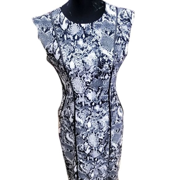 Shelby & Palmer Dresses & Skirts - Shelby Palmer snakeskin print size 8